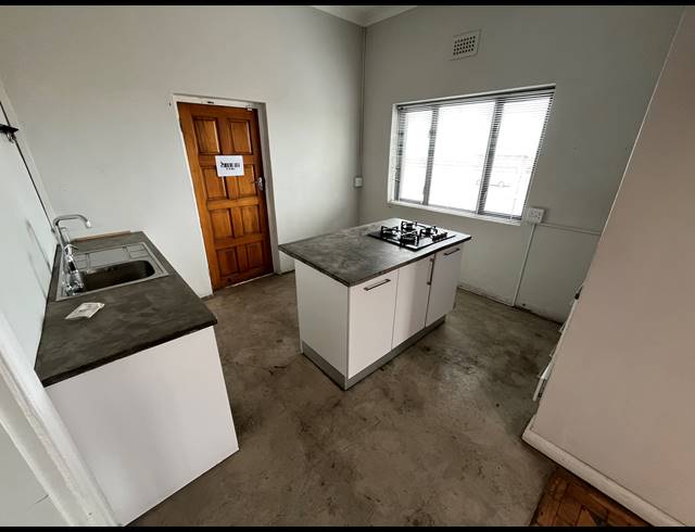 176M² OFFICE TO LET IN PAARDEN EILAND